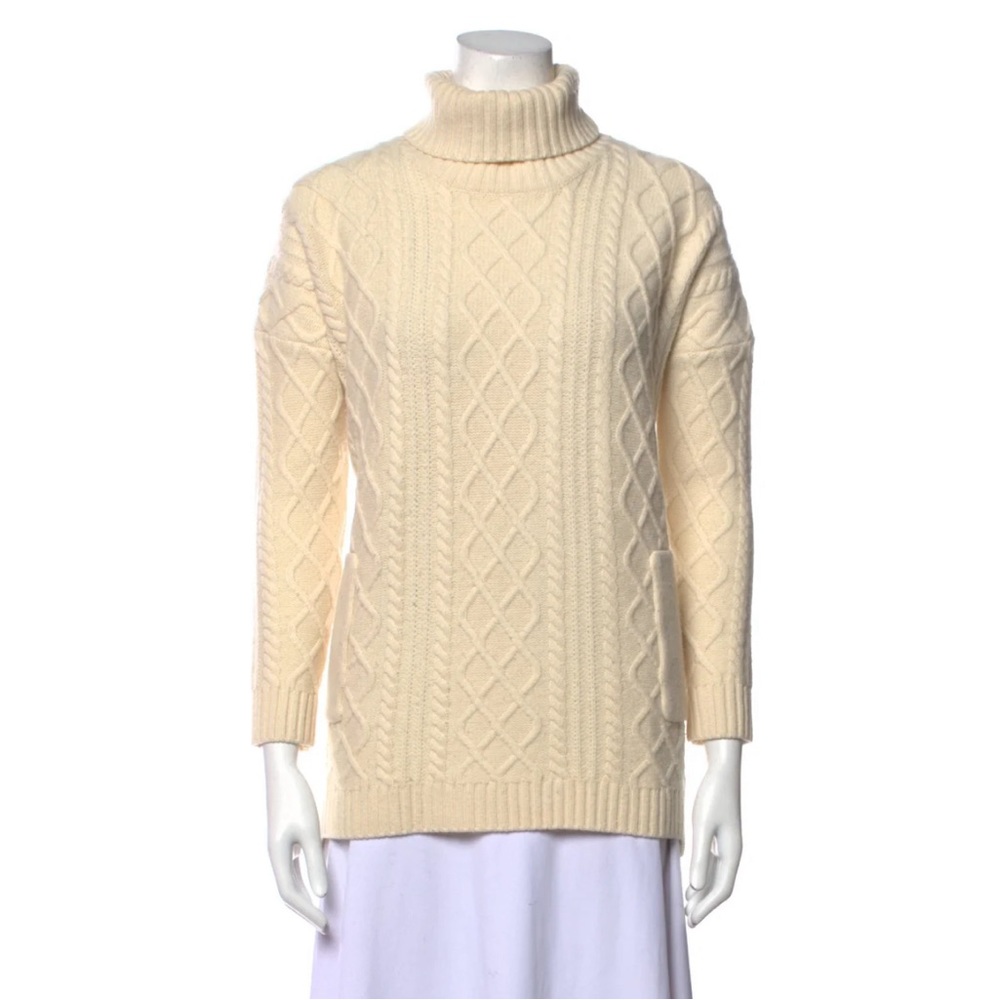 Neiman Marcus wool/cashmere blend sweater with pockets, size L